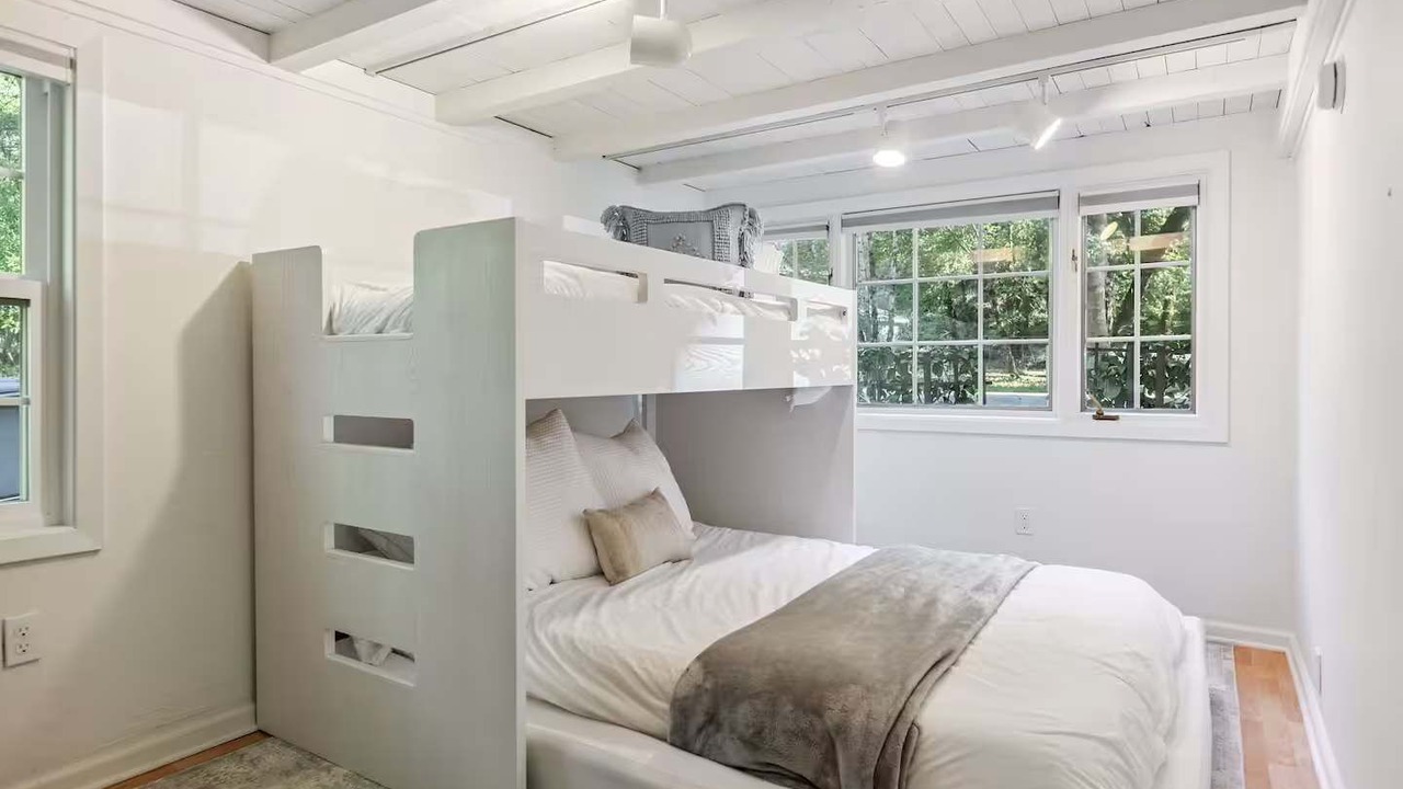 Photo of Bedroom in Kenwood
