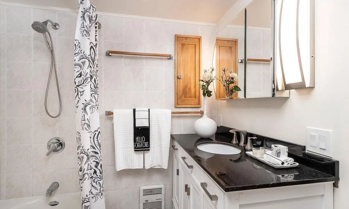 Photo of Bathroom in San Anselmo