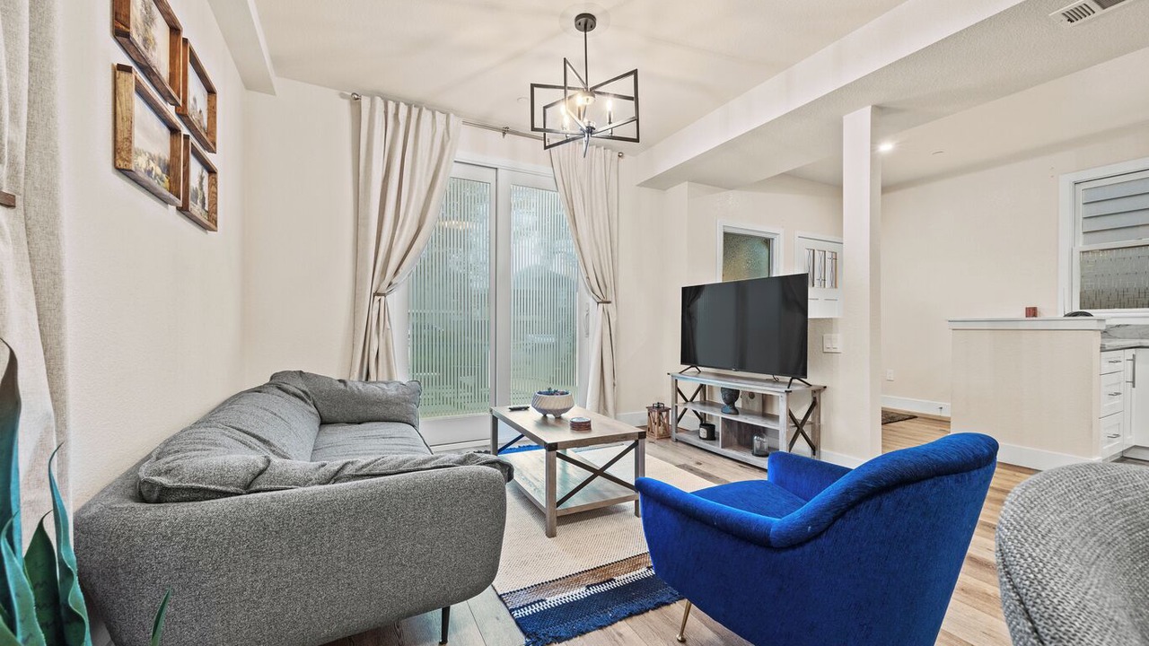 Photo of Livingroom in Poverty Ridge