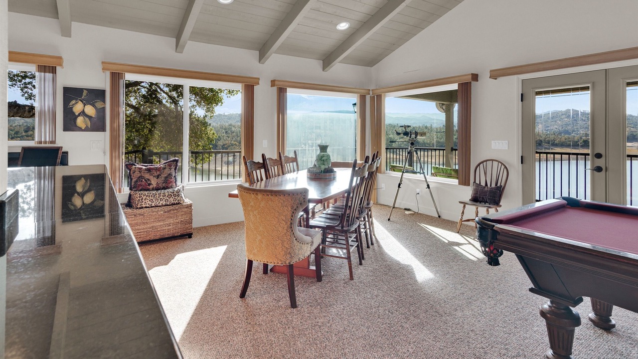 Photo of Outdoor in Oak Shores