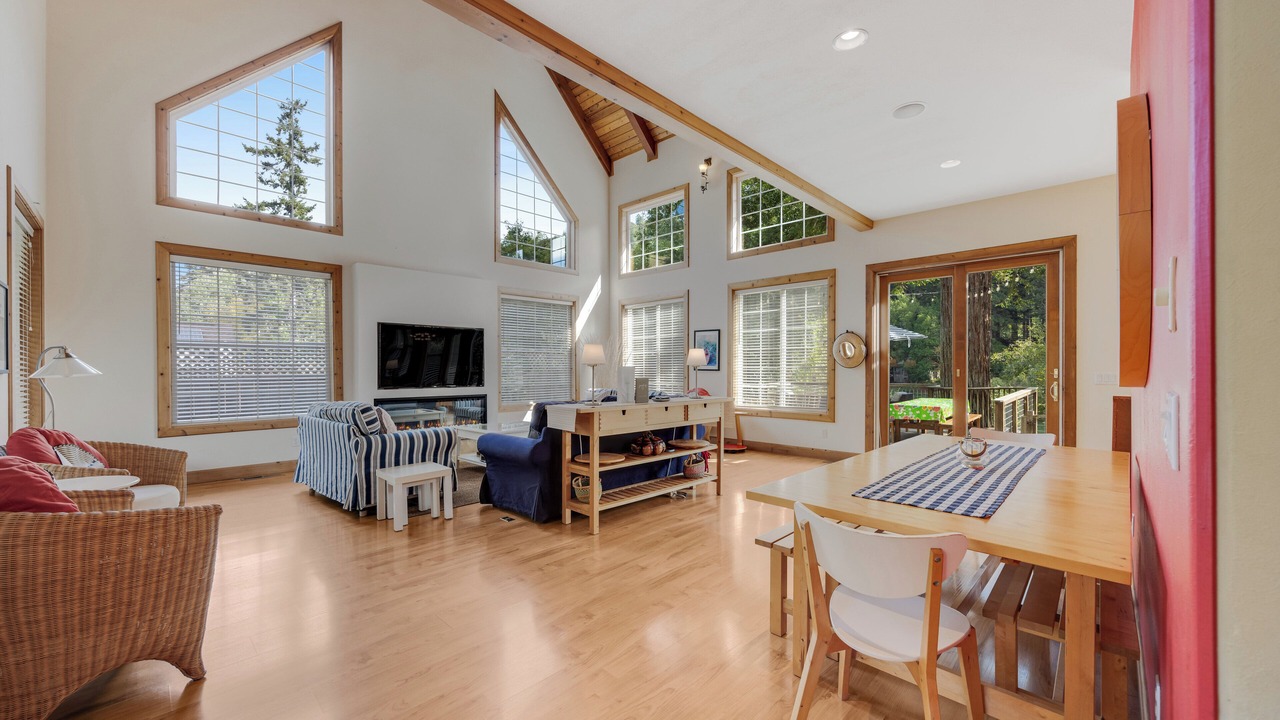 Photo of Livingroom in Monte Rio
