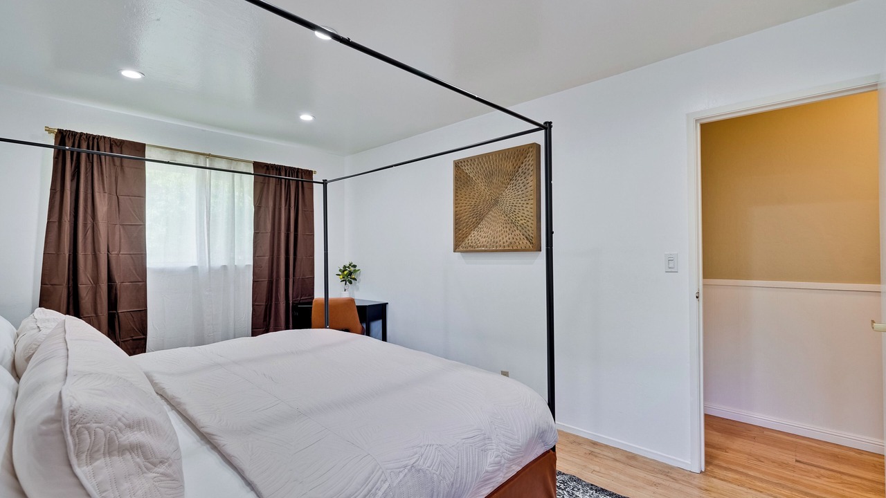 Photo of Bedroom in Almaden