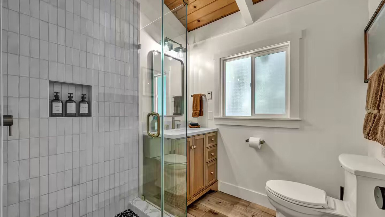 Photo of Bathroom in Sunnyside