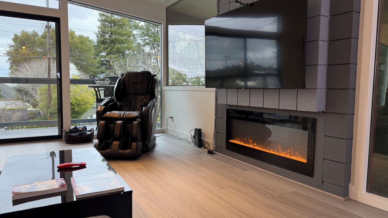 Photo of Livingroom in Highlands-Baywood Park