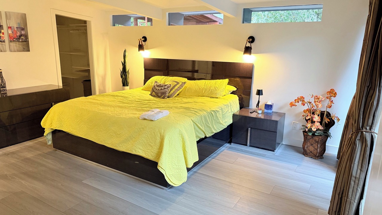 Photo of Bedroom in Highlands-Baywood Park