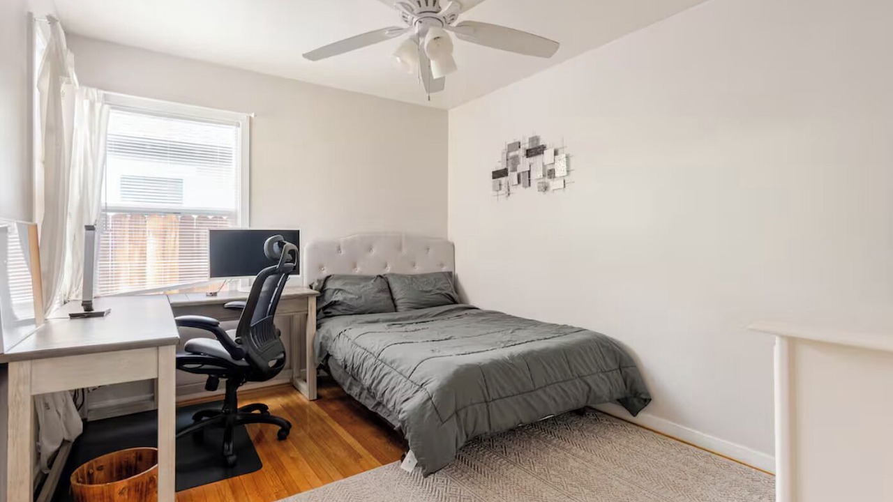 Photo of Bedroom in Suburban Park - Lorelei Manor - Flood Park Triangle