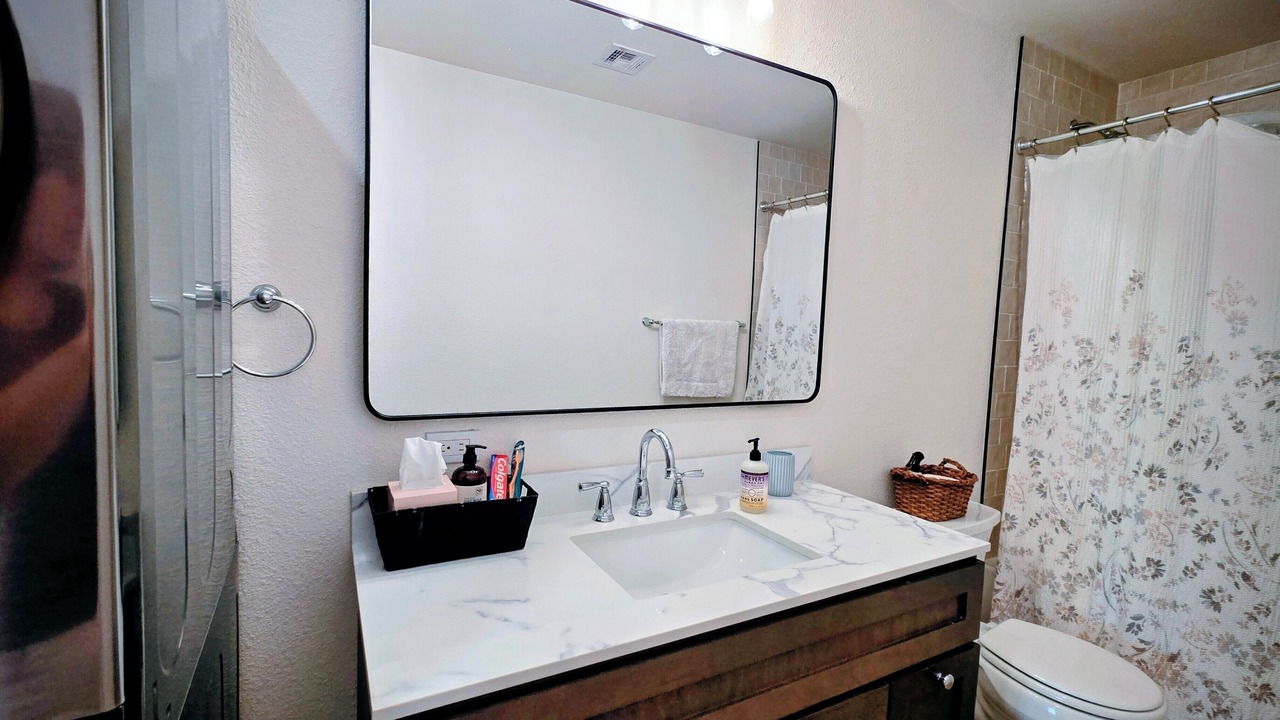 Photo of Bathroom in North Oak Park