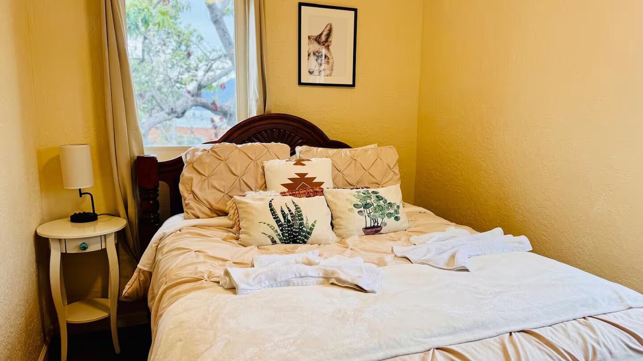 Photo of Bedroom in South Berkeley