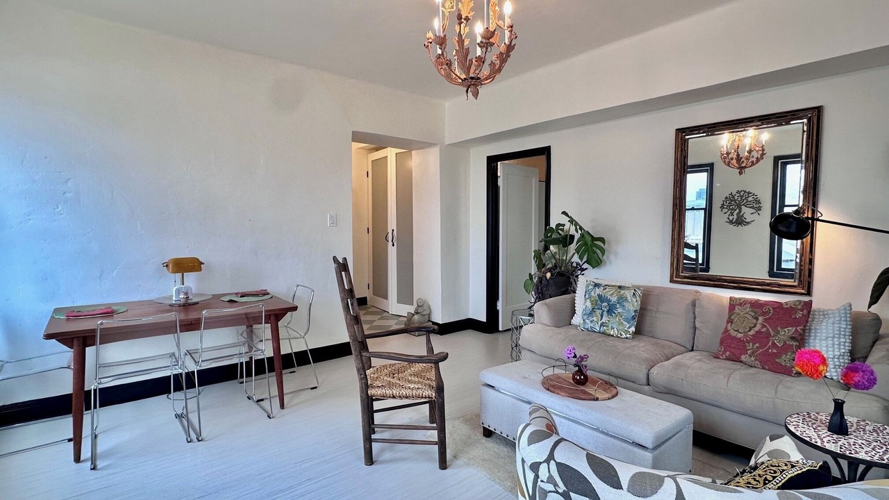 Photo of Livingroom in Tenderloin