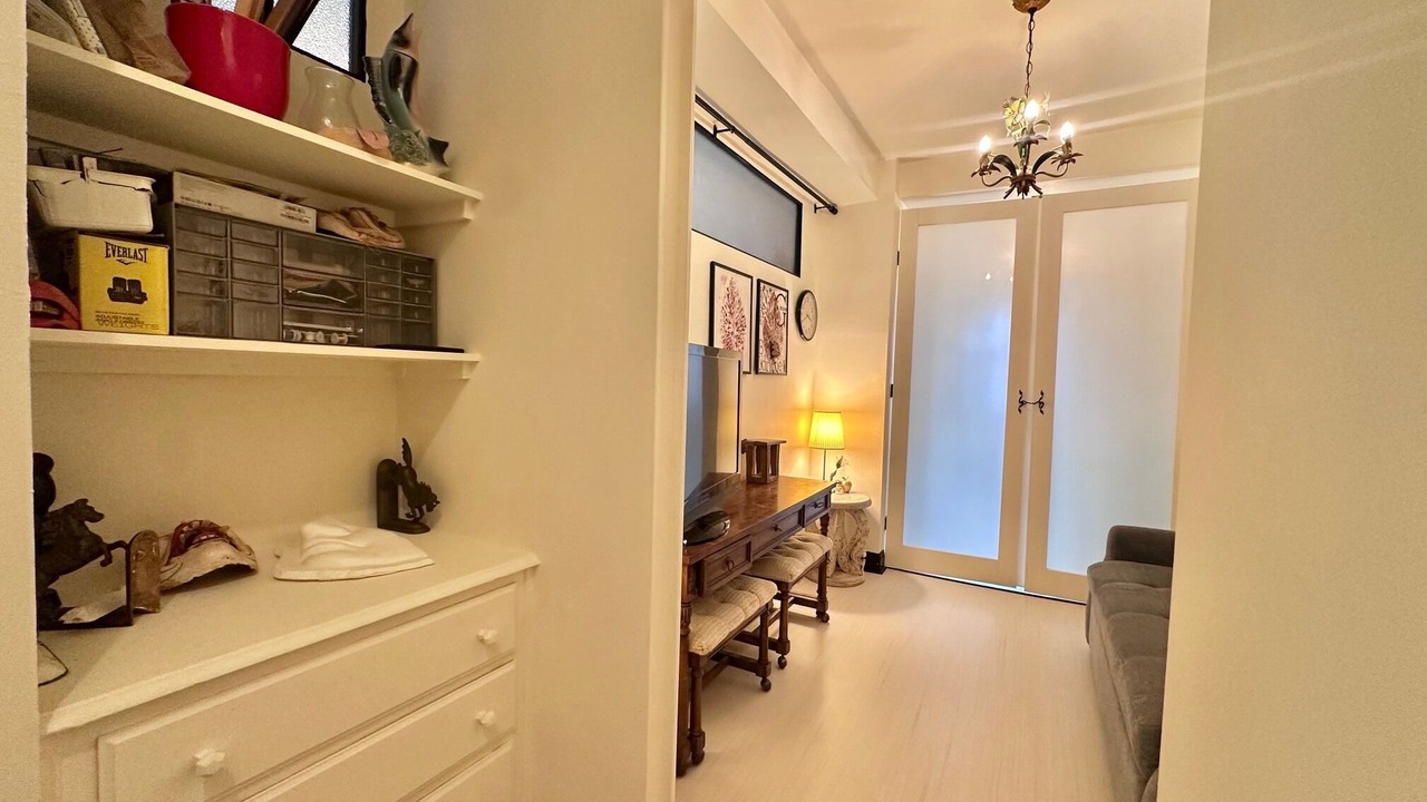 Photo of Livingroom in Tenderloin