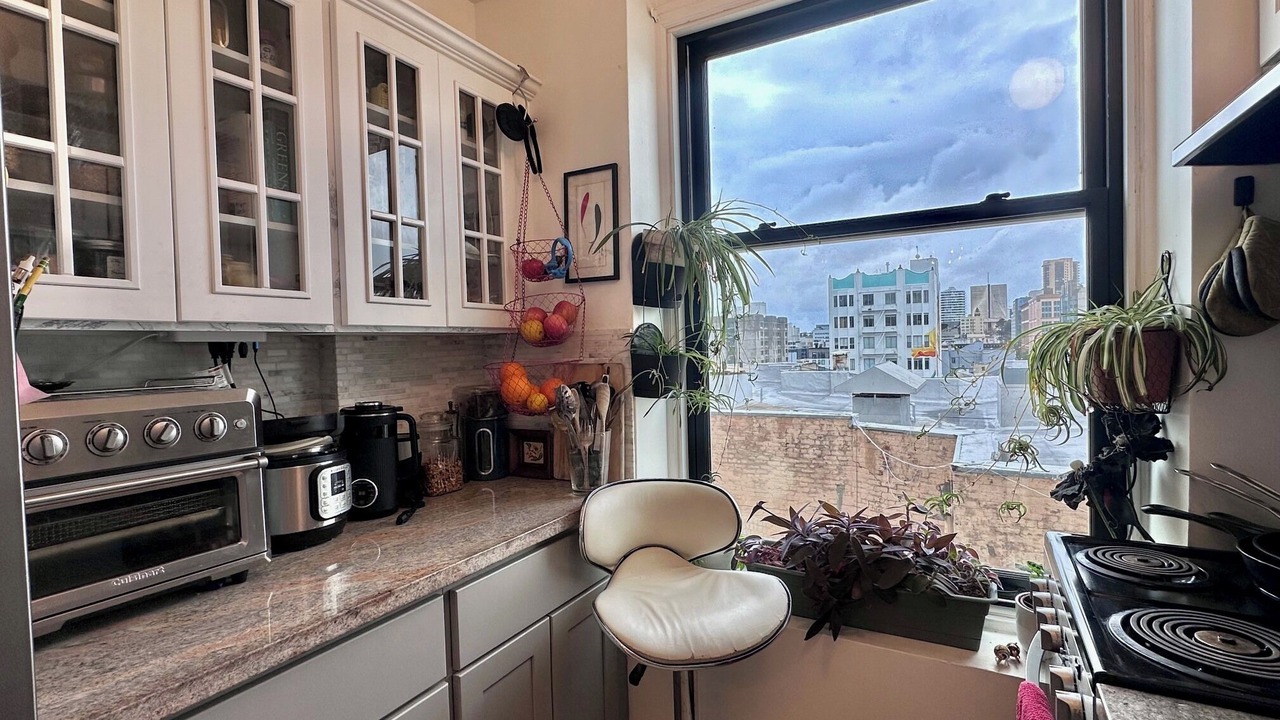 Photo of Kitchen in Tenderloin