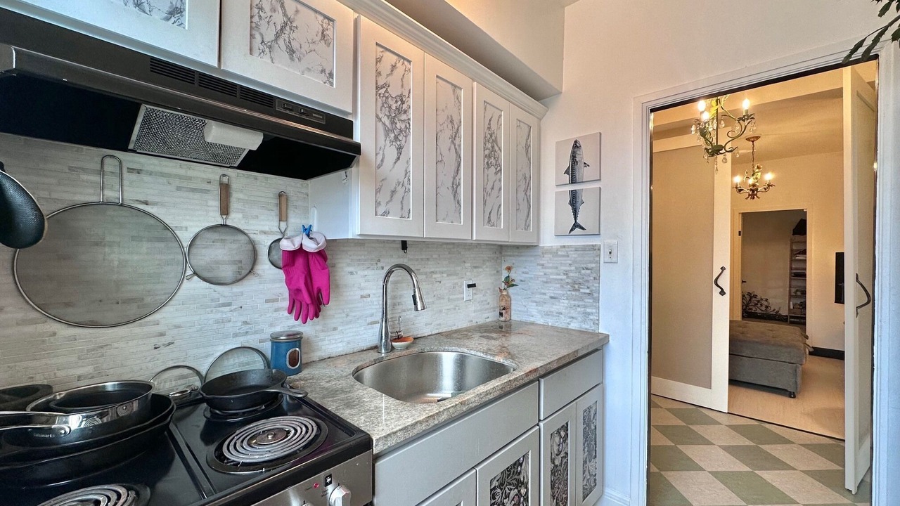 Photo of Kitchen in Tenderloin