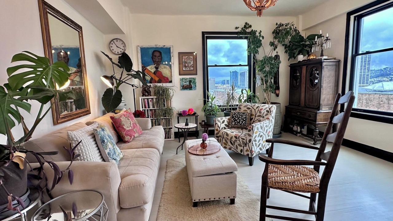 Photo of Livingroom in Tenderloin
