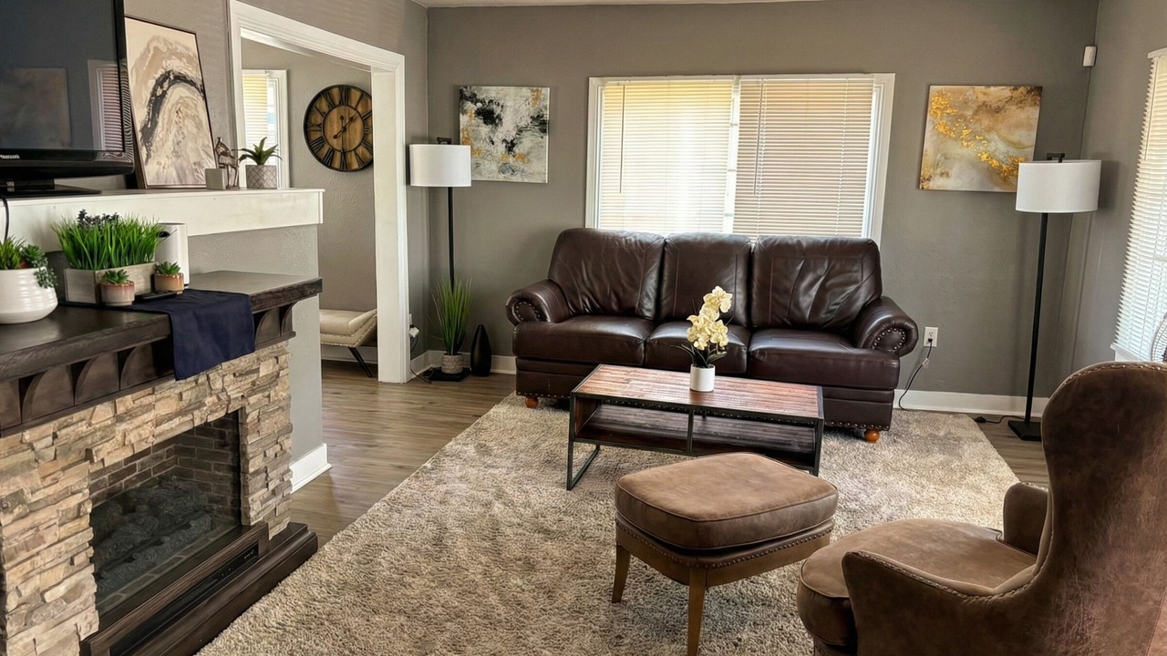 Photo of Livingroom in Oakland