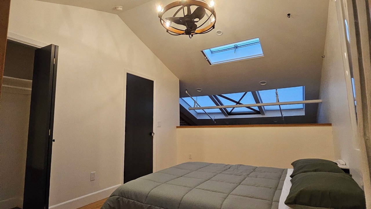 Photo of Bedroom in Fruitvale