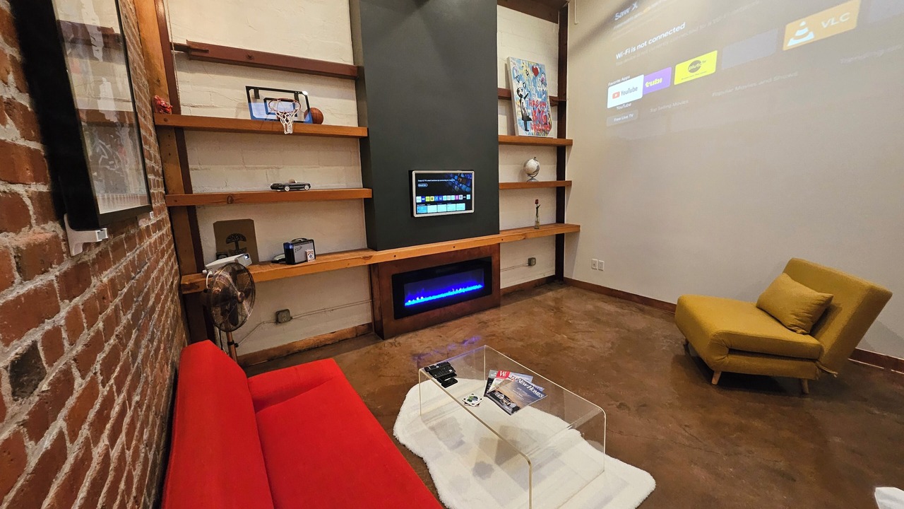 Photo of Livingroom in Fruitvale
