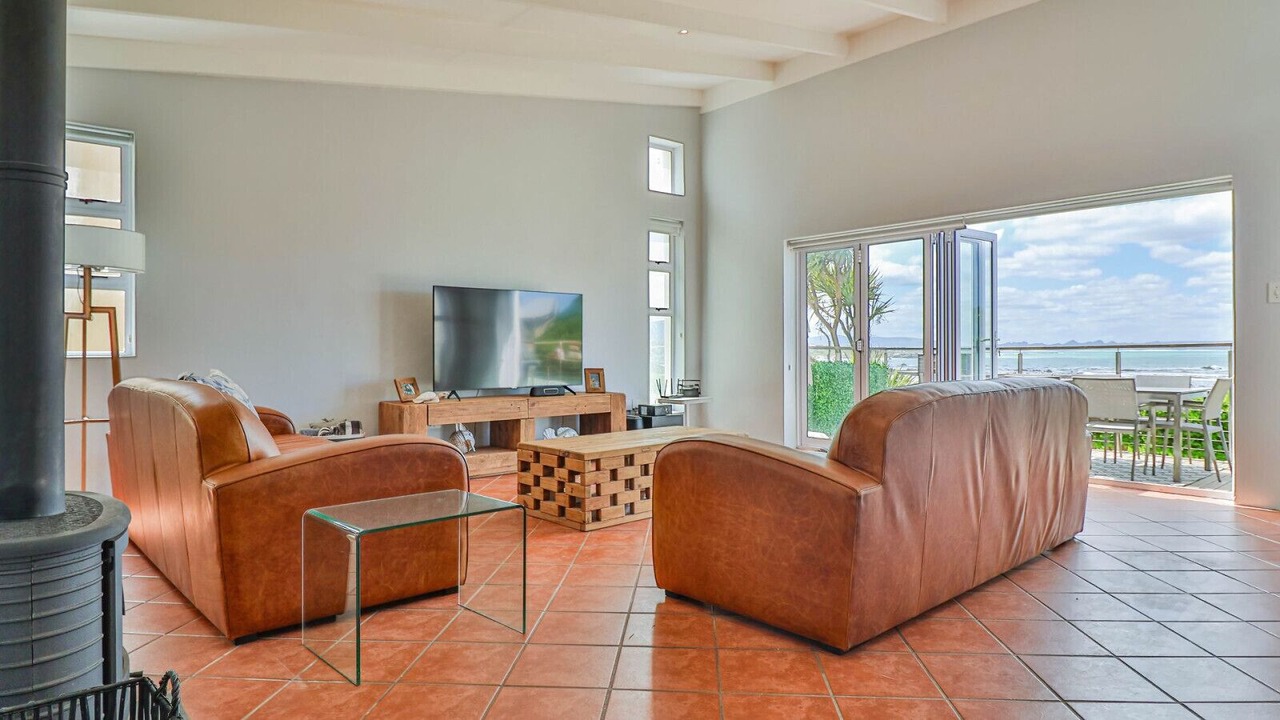 Photo of Livingroom in Van Dyks Bay