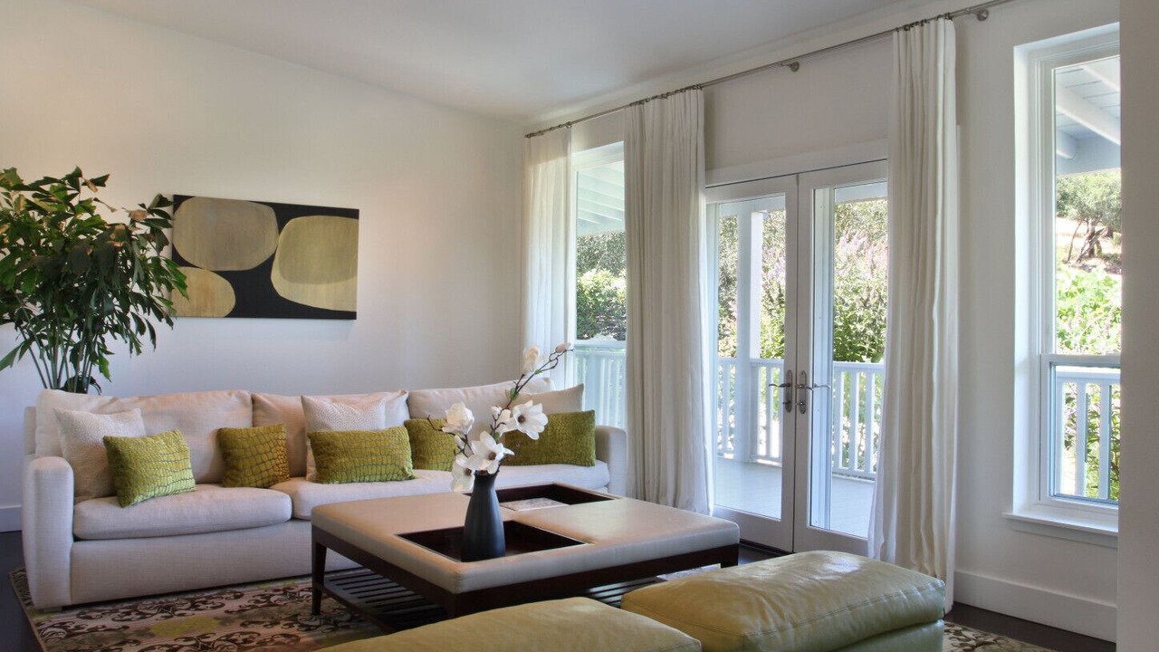 Photo of Livingroom in Kenwood