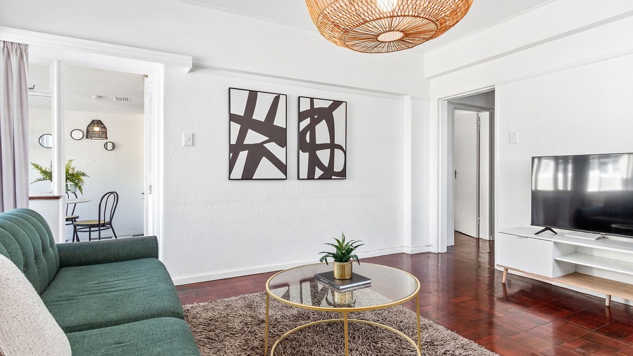 Photo of Livingroom in Three Anchor Bay