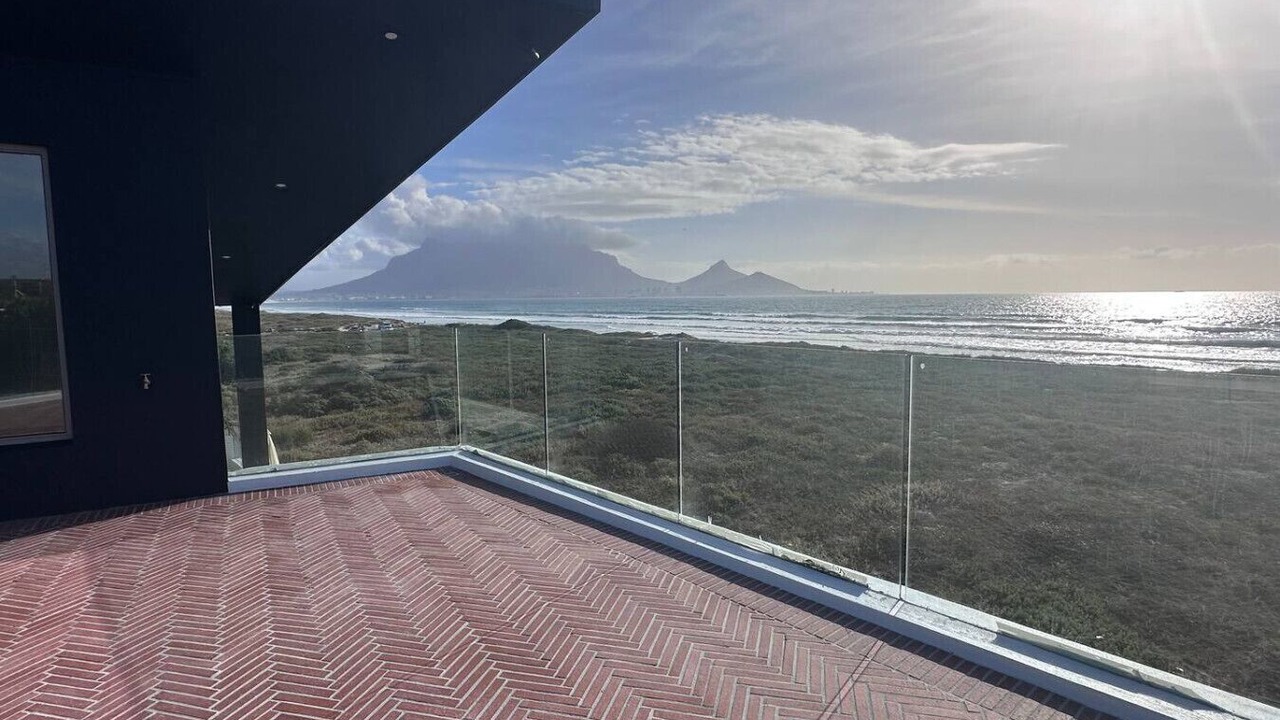 Photo of Patio Balcony in Sunset Beach