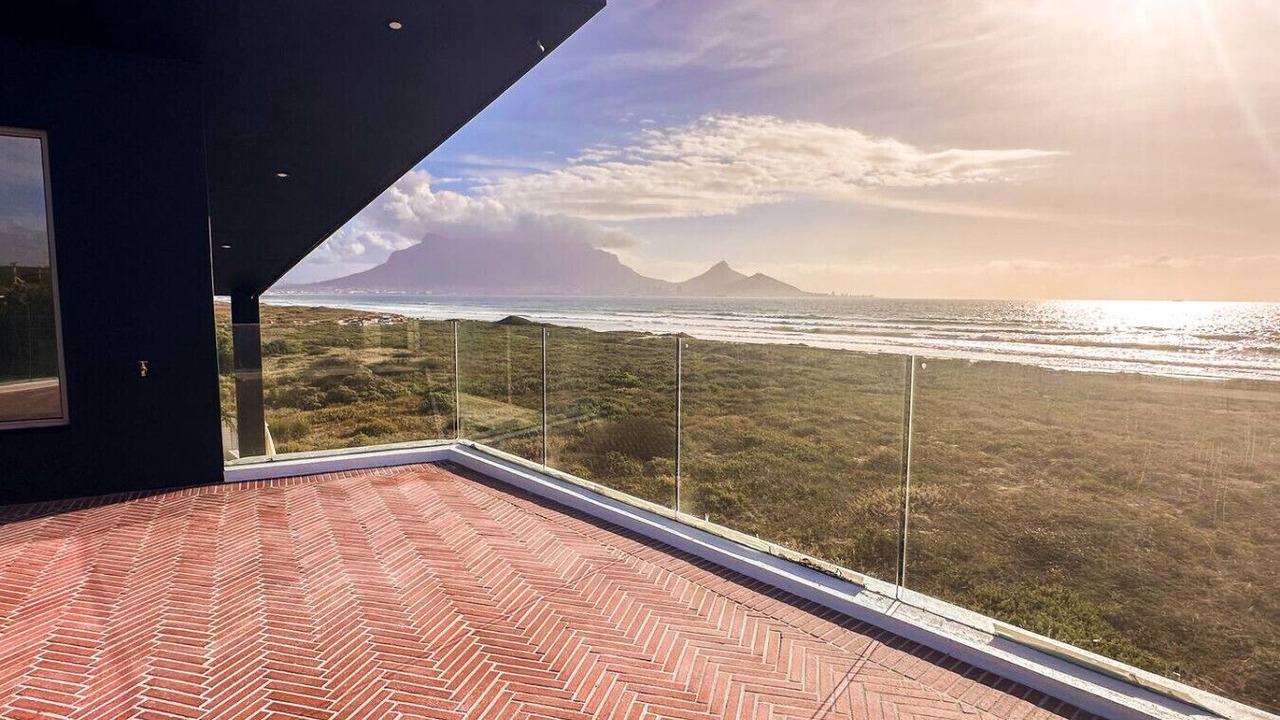 Photo of Patio Balcony in Sunset Beach