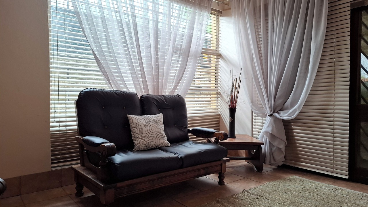 Photo of Livingroom in Ekurhuleni