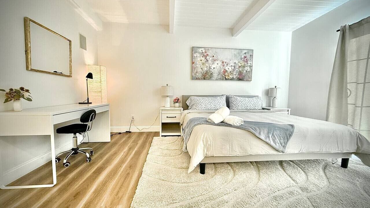Photo of Bedroom in Sunshine Gardens