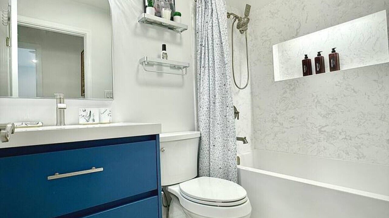 Photo of Bathroom in Sunshine Gardens