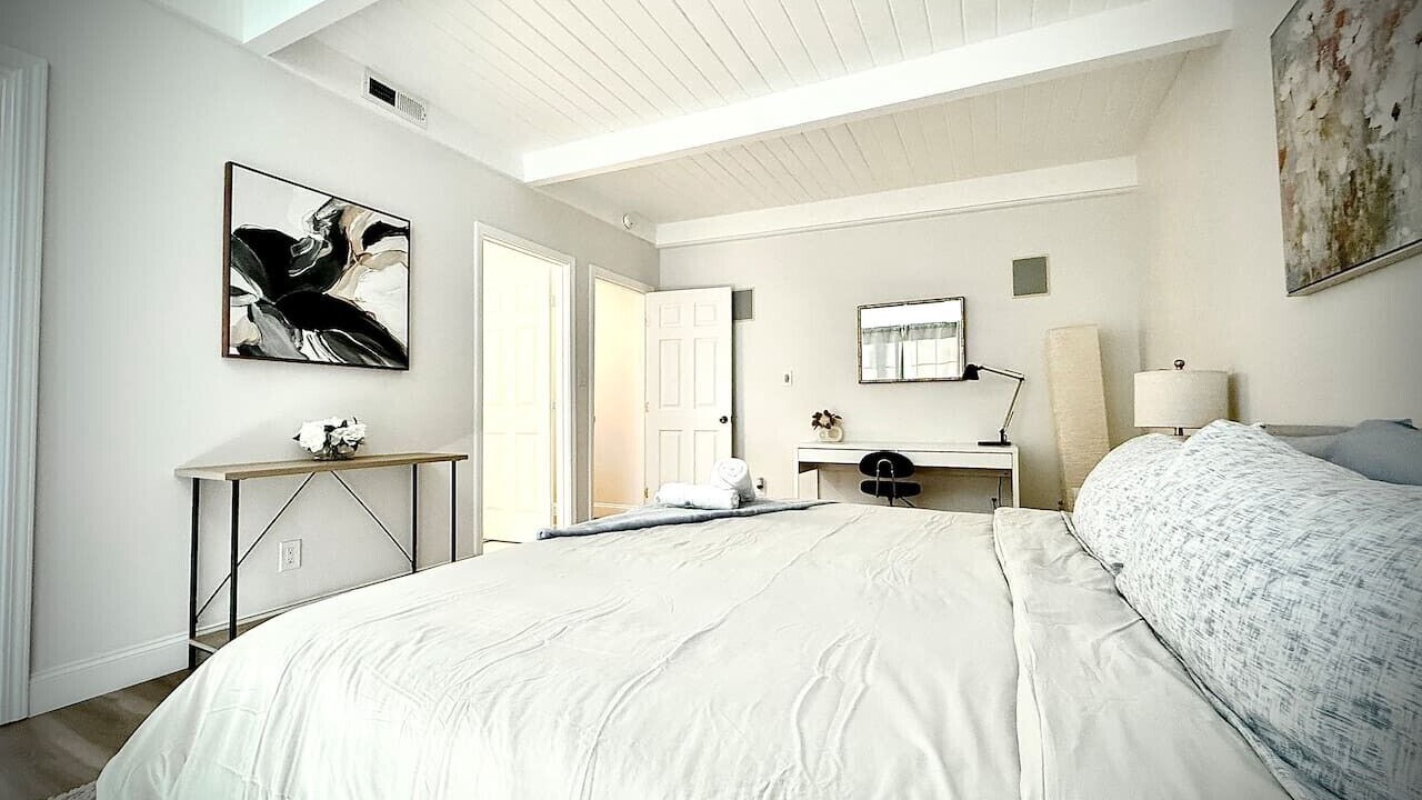 Photo of Bedroom in Sunshine Gardens