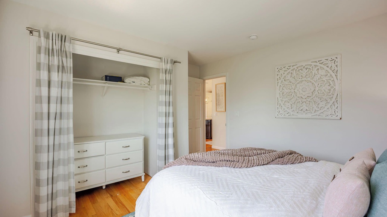 Photo of Bedroom in Moss Beach