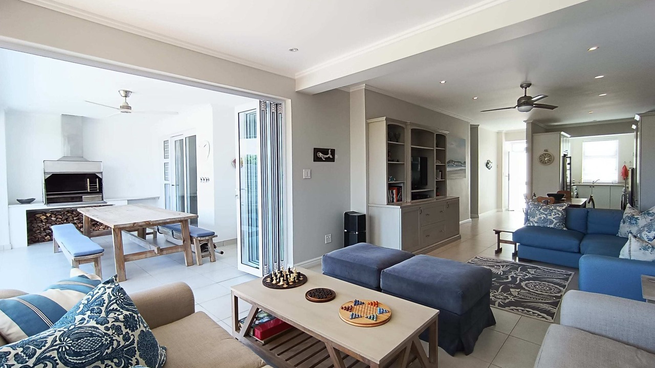 Photo of Livingroom in Robberg Beach