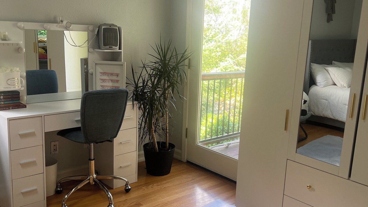 Photo of Bedroom in Burlingame Hills