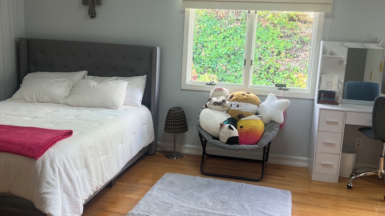 Photo of Bedroom in Burlingame Hills