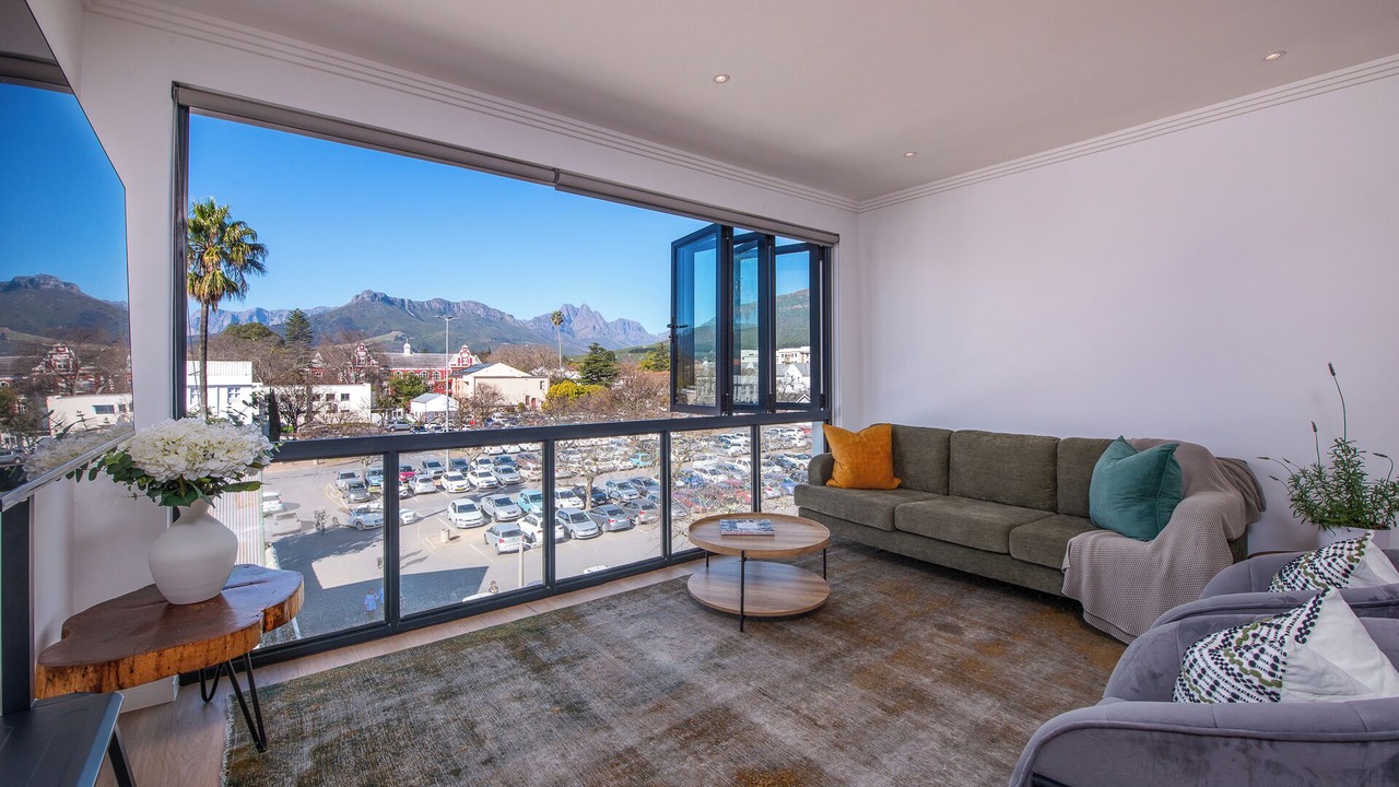 Photo of Livingroom in Stellenbosch Central