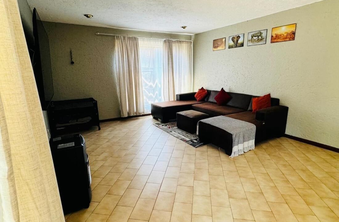 Photo of Livingroom in Woodmead