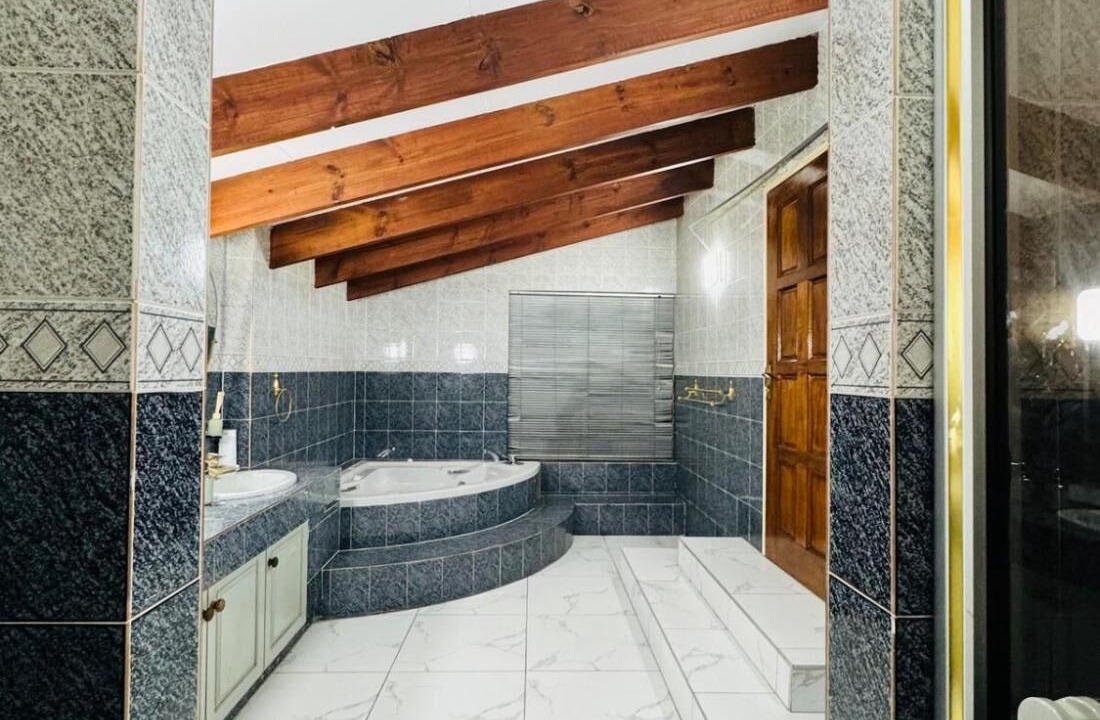 Photo of Bathroom in Woodmead