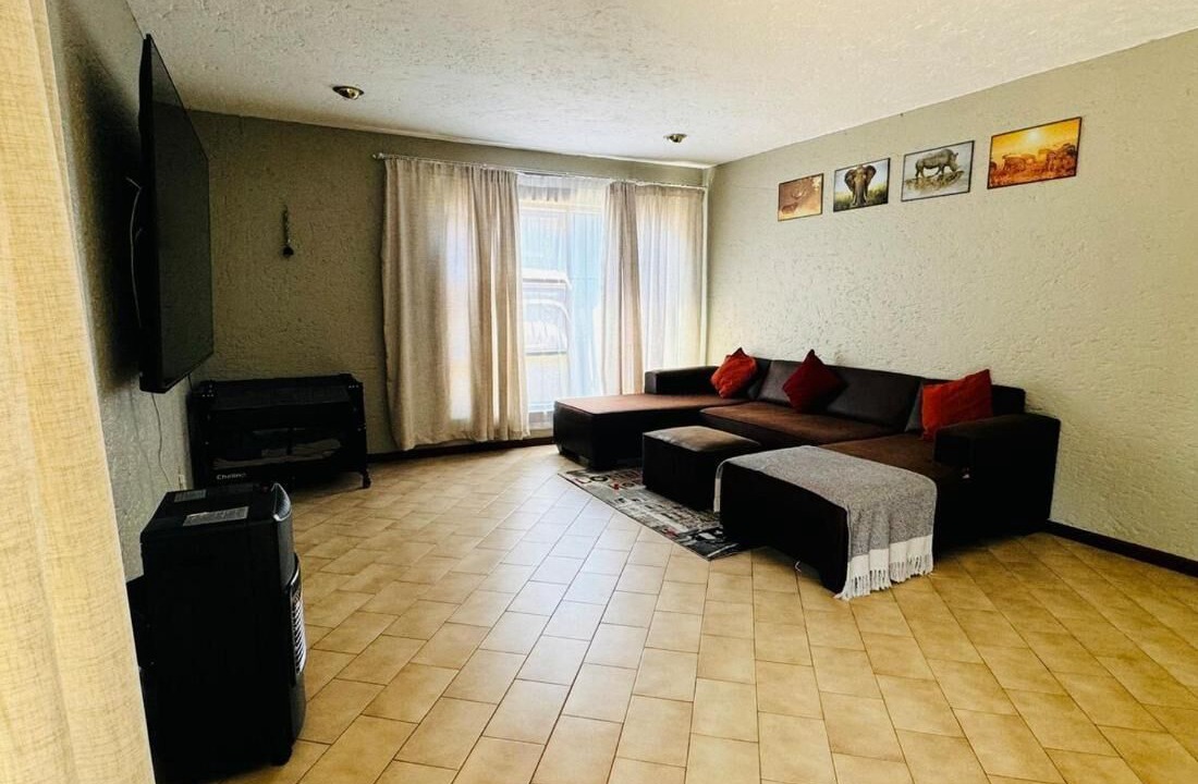 Photo of Livingroom in Woodmead
