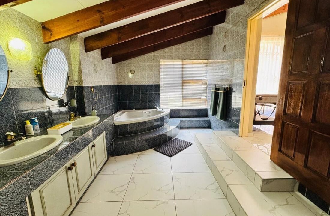 Photo of Bathroom in Woodmead