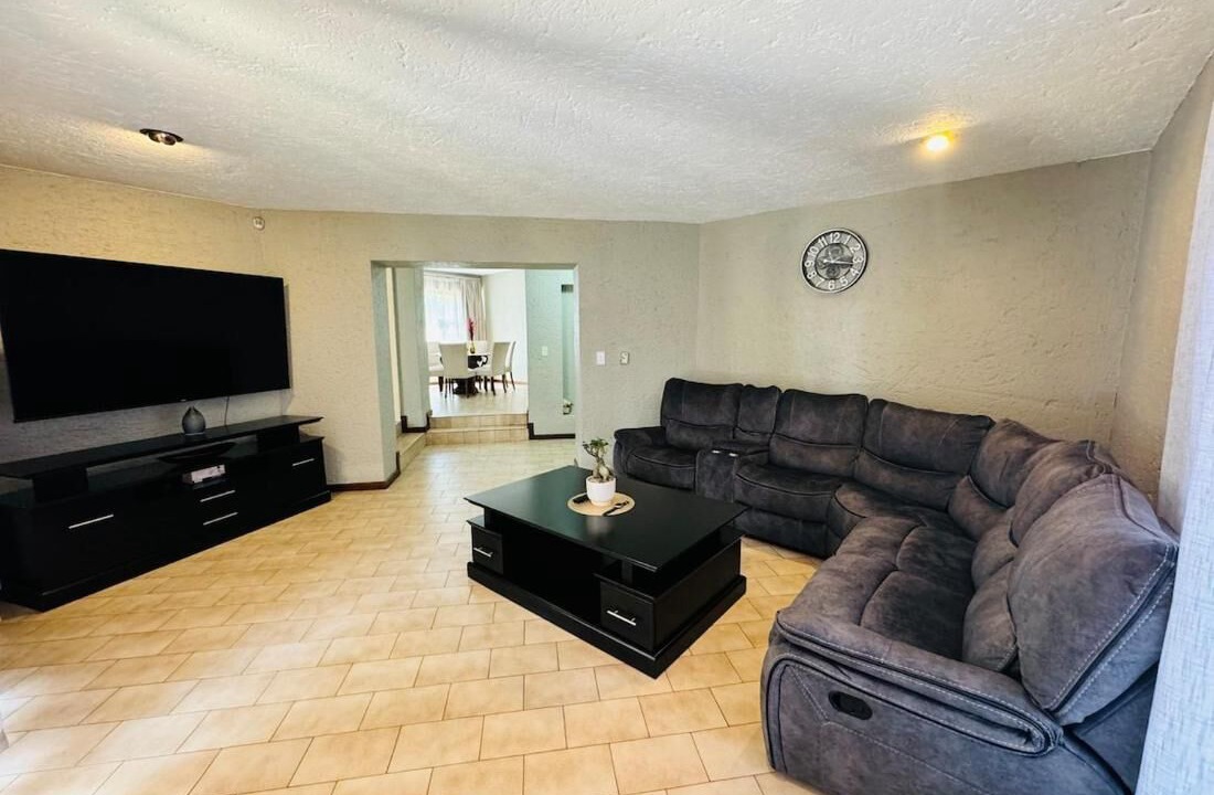 Photo of Livingroom in Woodmead