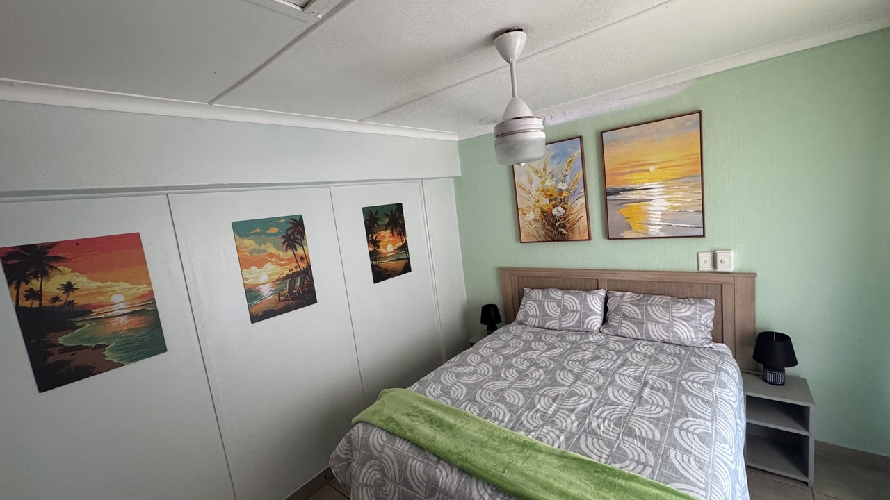 Photo of Bedroom in Manaba Beach