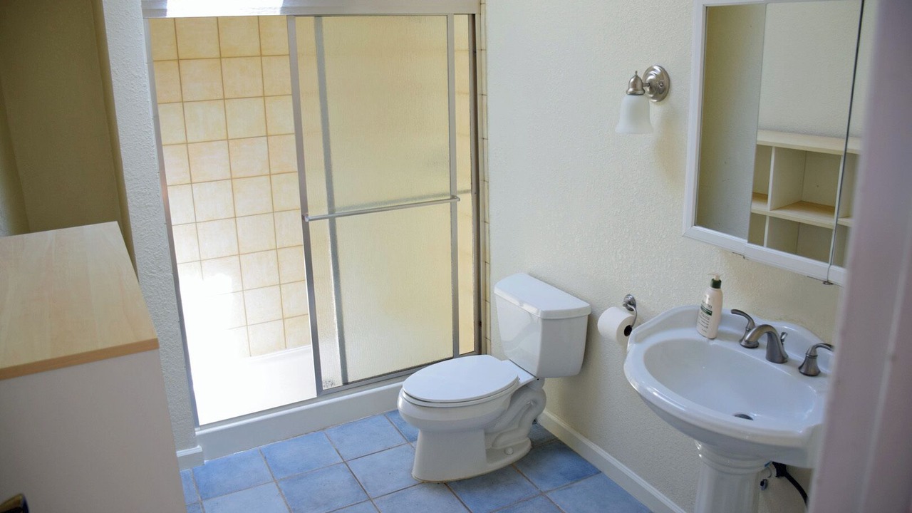 Photo of Bathroom in Bushrod