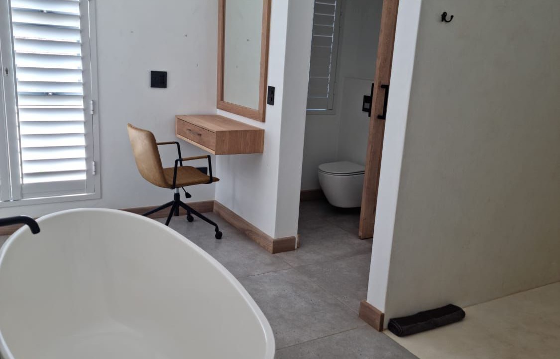 Photo of Bathroom in Elgin