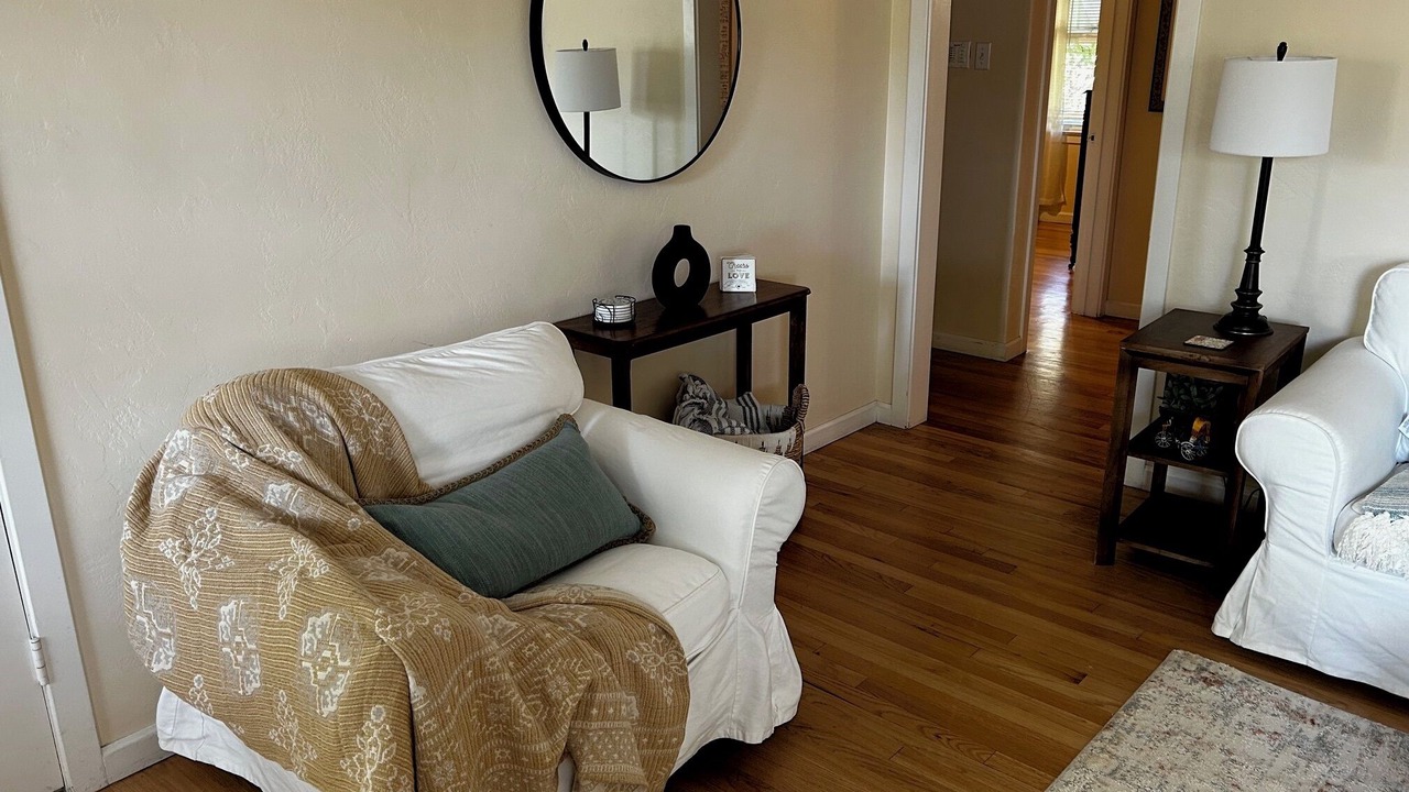 Photo of Livingroom in East Sacramento