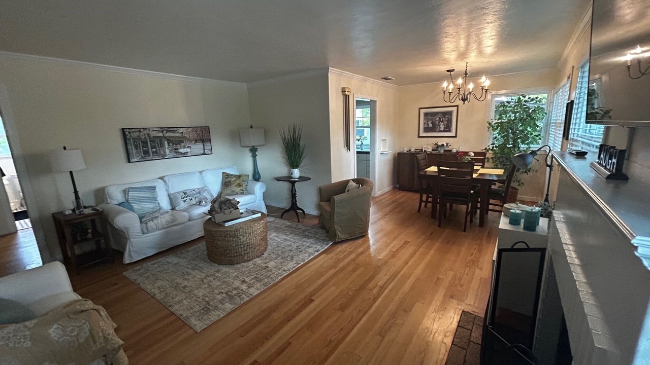 Photo of Livingroom in East Sacramento