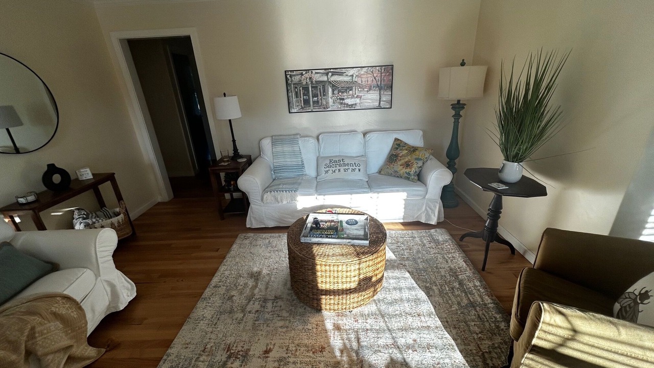 Photo of Livingroom in East Sacramento