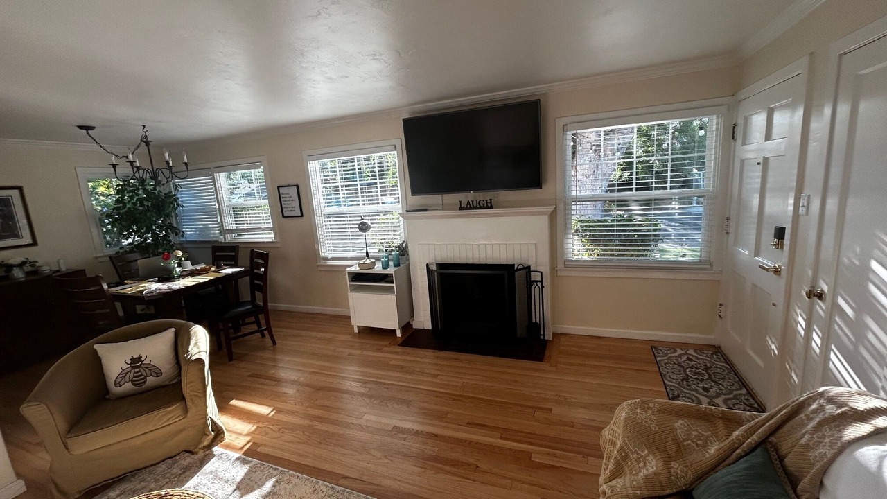 Photo of Livingroom in East Sacramento