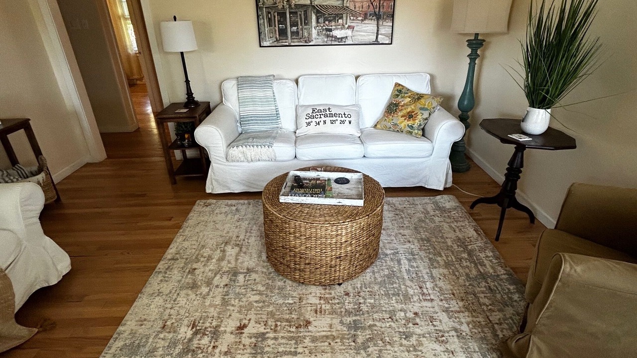Photo of Livingroom in East Sacramento