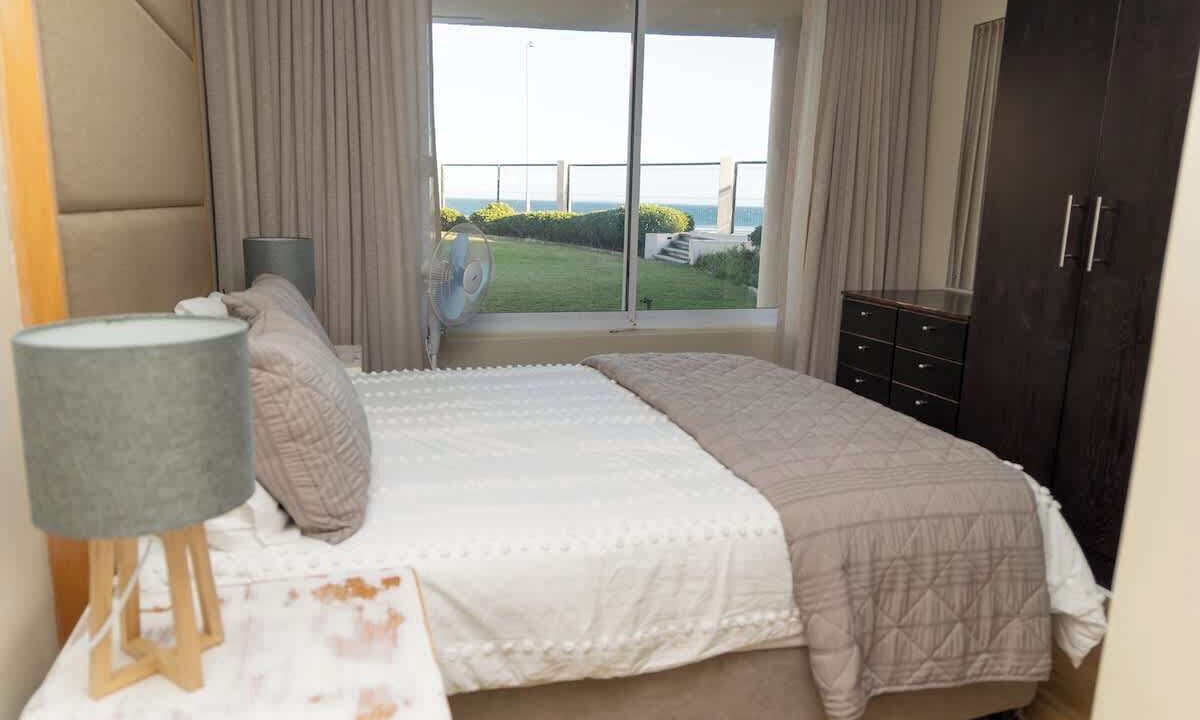 Photo of Bedroom in Lagoon Beach