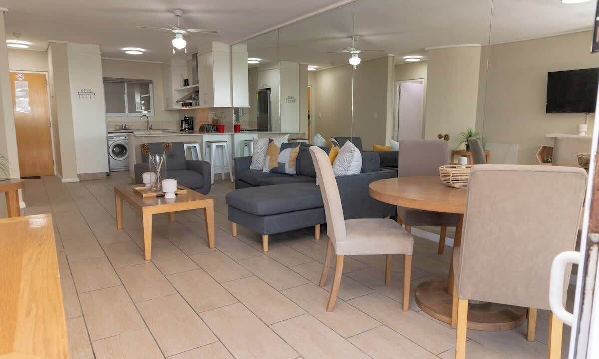 Photo of Livingroom in Lagoon Beach