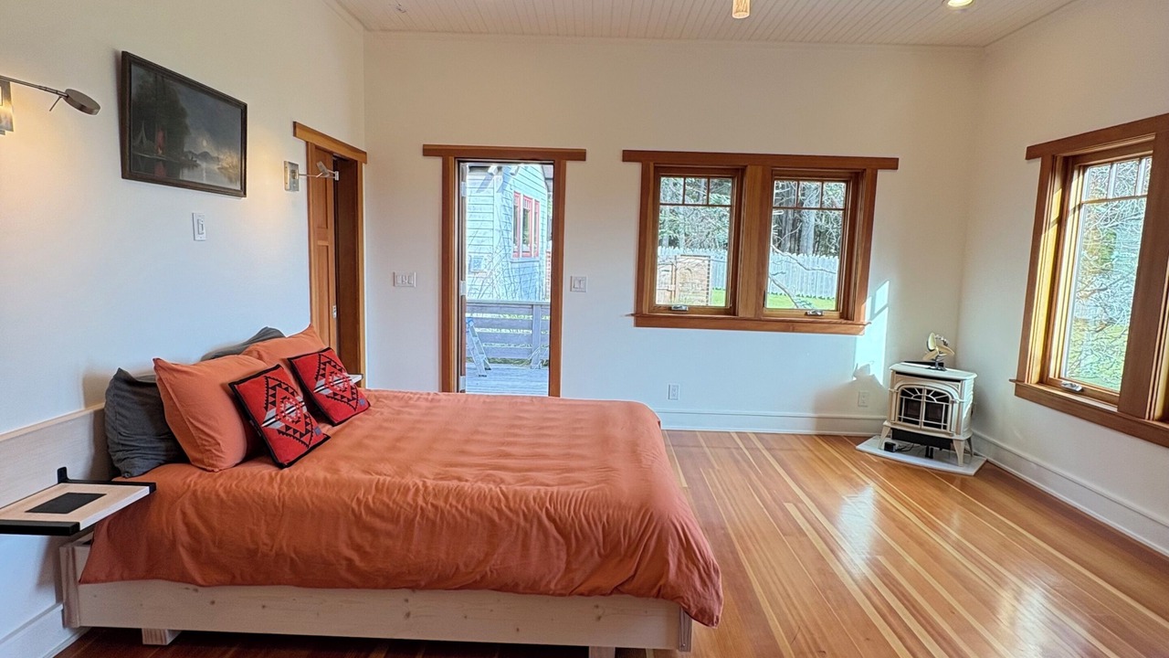 Photo of Bedroom in Little River